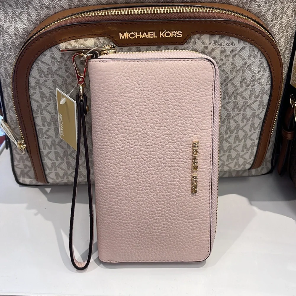 Michael Kors Jet Set Travel Large Flat Multifunction Phone Case Wristlet
NWT - Picture 13 of 16